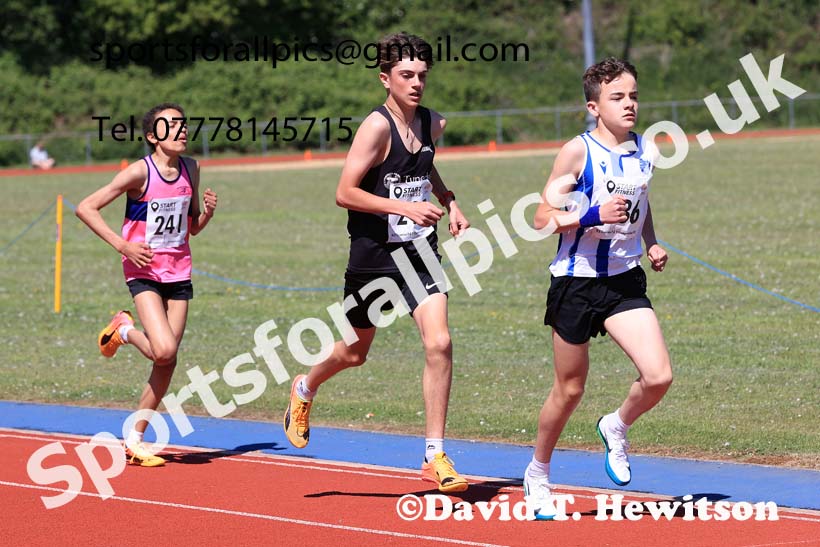 Boys under-15s 1500 metres, 2025 North Eastern Track and Field Champs., Shildon, County Durham. Photo: David T. Hewitson/Sports for All Pics